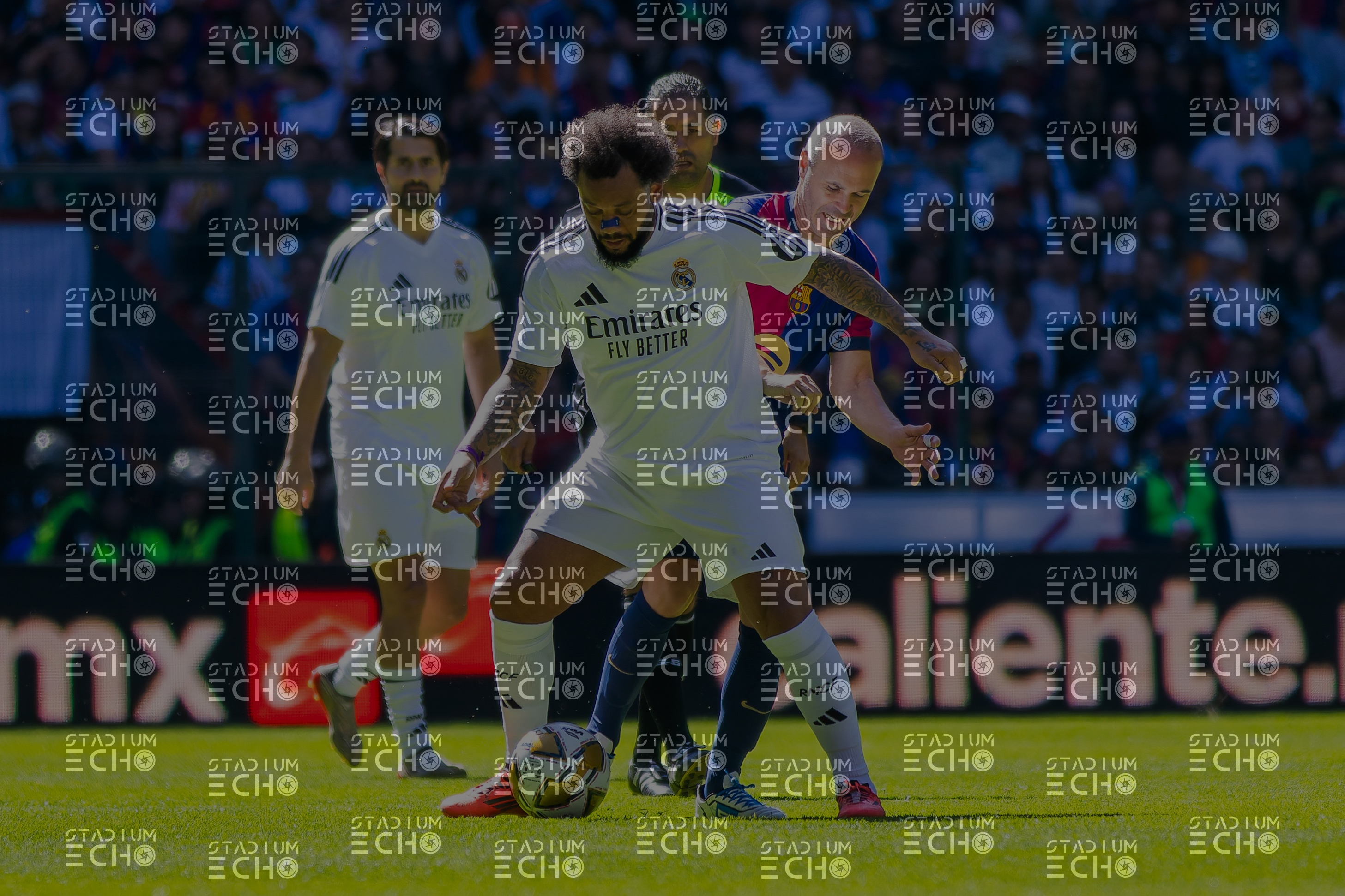 Real Madrid Leyendas vs Barca Legends -  .. - 20250413-114.jpg