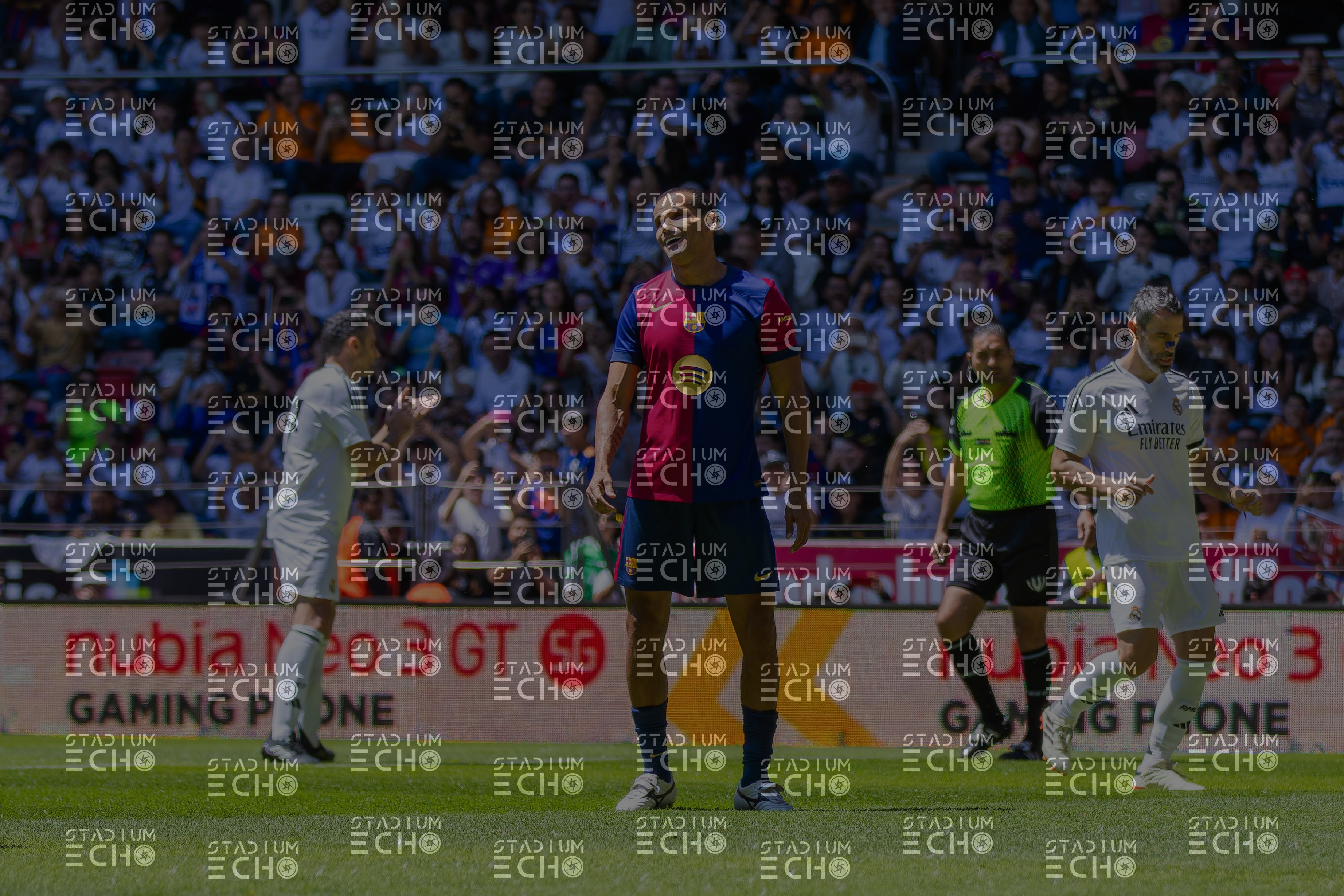 Real Madrid Leyendas vs Barca Legends -  .. - 20250413-058.jpg
